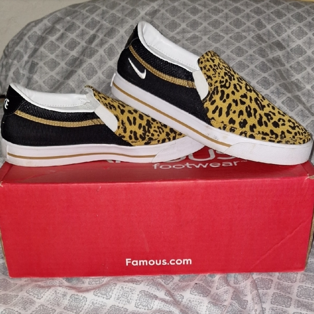 Nike Brown and Black Sneakers